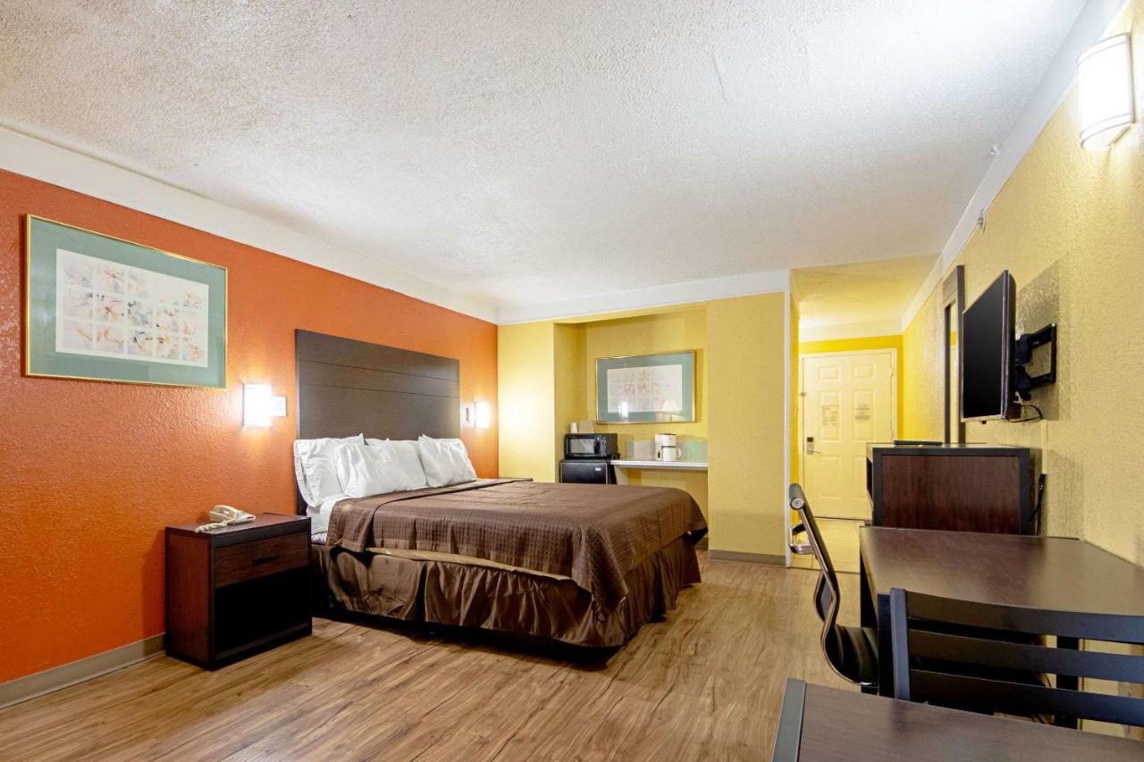 Economy Inn & Suites Denton Ngoại thất bức ảnh