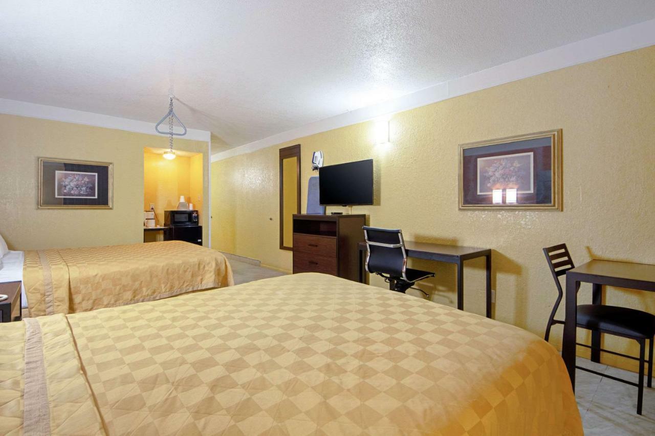 Economy Inn & Suites Denton Ngoại thất bức ảnh