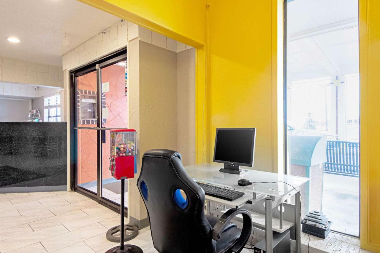 Economy Inn & Suites Denton Ngoại thất bức ảnh