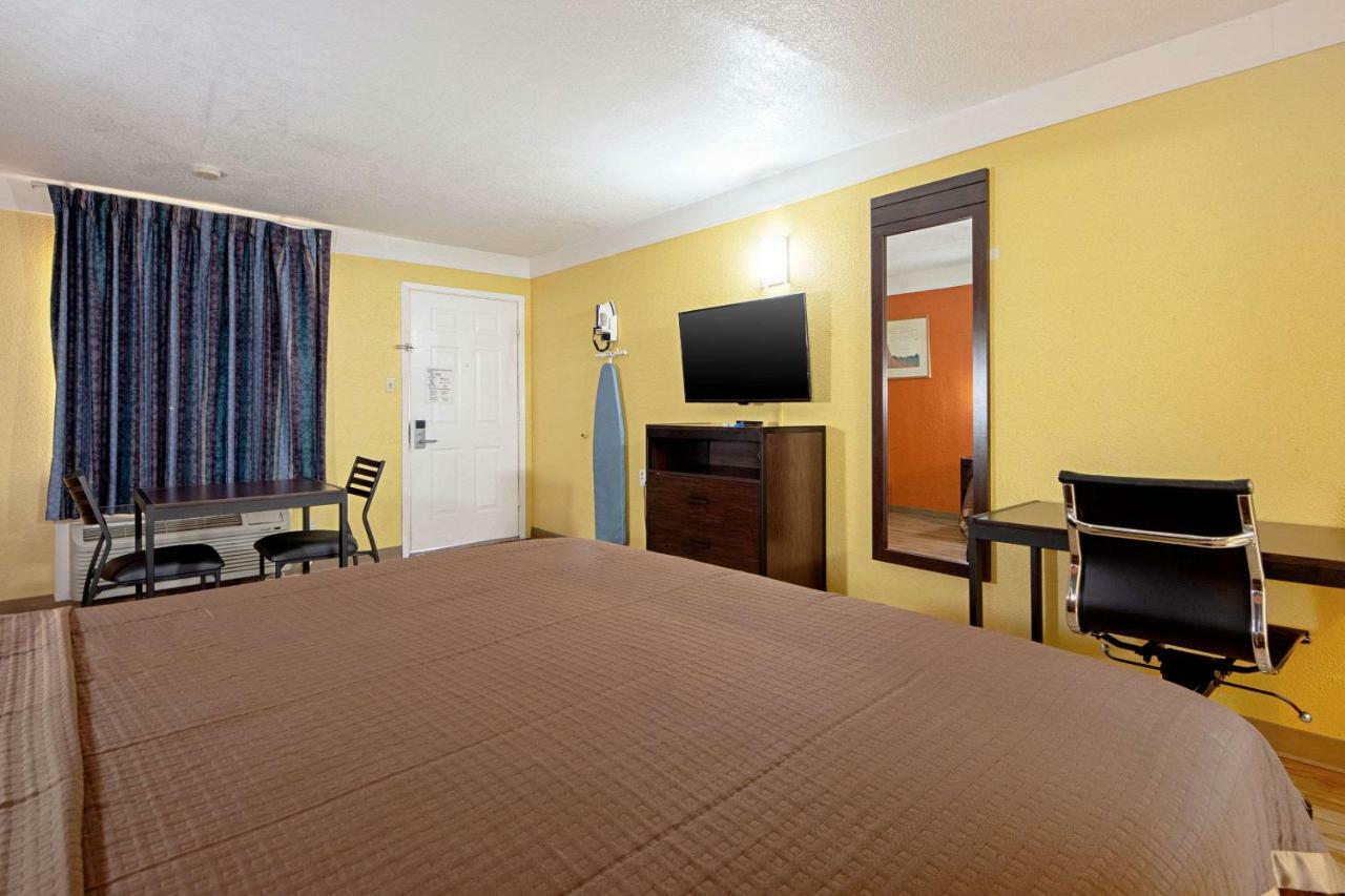 Economy Inn & Suites Denton Ngoại thất bức ảnh