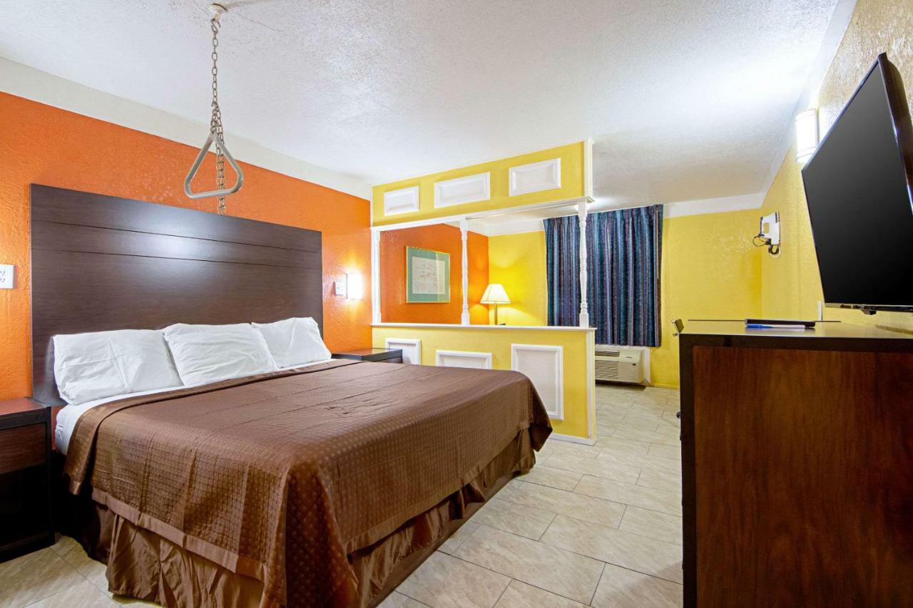 Economy Inn & Suites Denton Ngoại thất bức ảnh