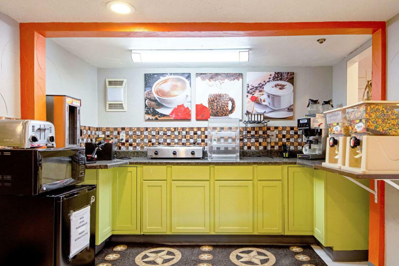 Economy Inn & Suites Denton Ngoại thất bức ảnh