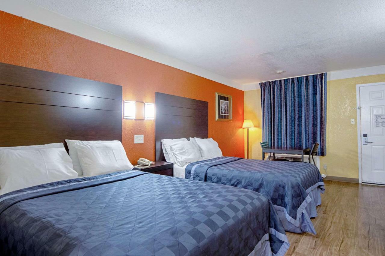Economy Inn & Suites Denton Ngoại thất bức ảnh