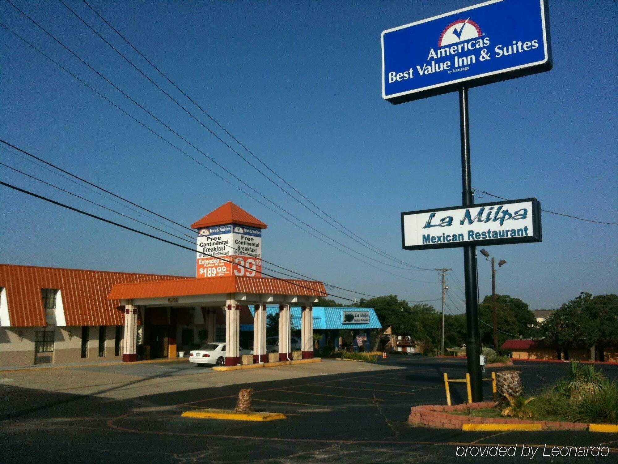 Economy Inn & Suites Denton Ngoại thất bức ảnh