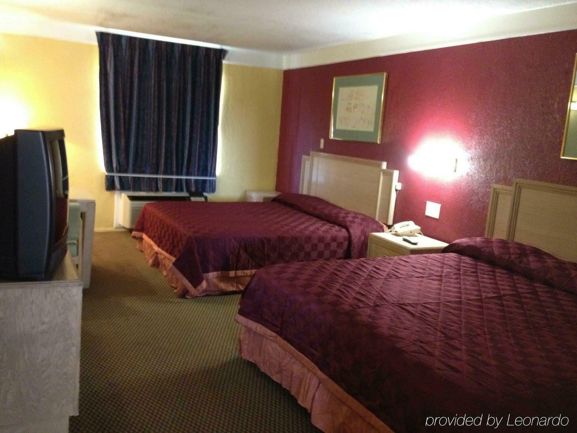 Economy Inn & Suites Denton Ngoại thất bức ảnh